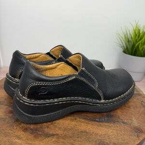 Born Black Slip-On Leather Casual Shoes - Size: 7